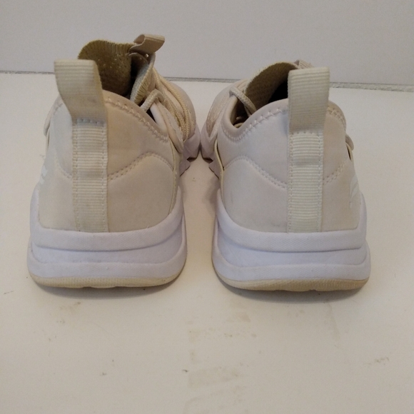 Fabletics Brookside Performance Cream Fabric Lace Up Low Top Sneakers sz 9 - Picture 6 of 11